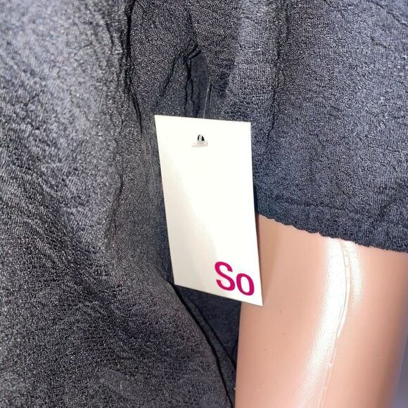 Juniors' SO Puffed Sleeve Cutout Back Top
LARGE, Black-New with tags SZ L - Picture 5 of 10